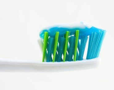 Kaip pasirinkti teisingą dantų pastą ir šepetėlį